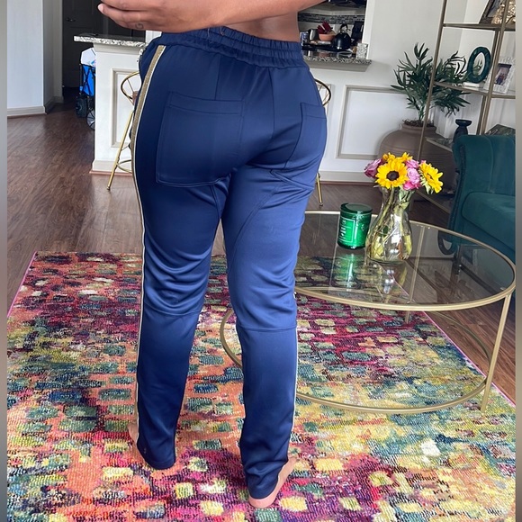 Navy and gold athletic pants XL. - Picture 4 of 8